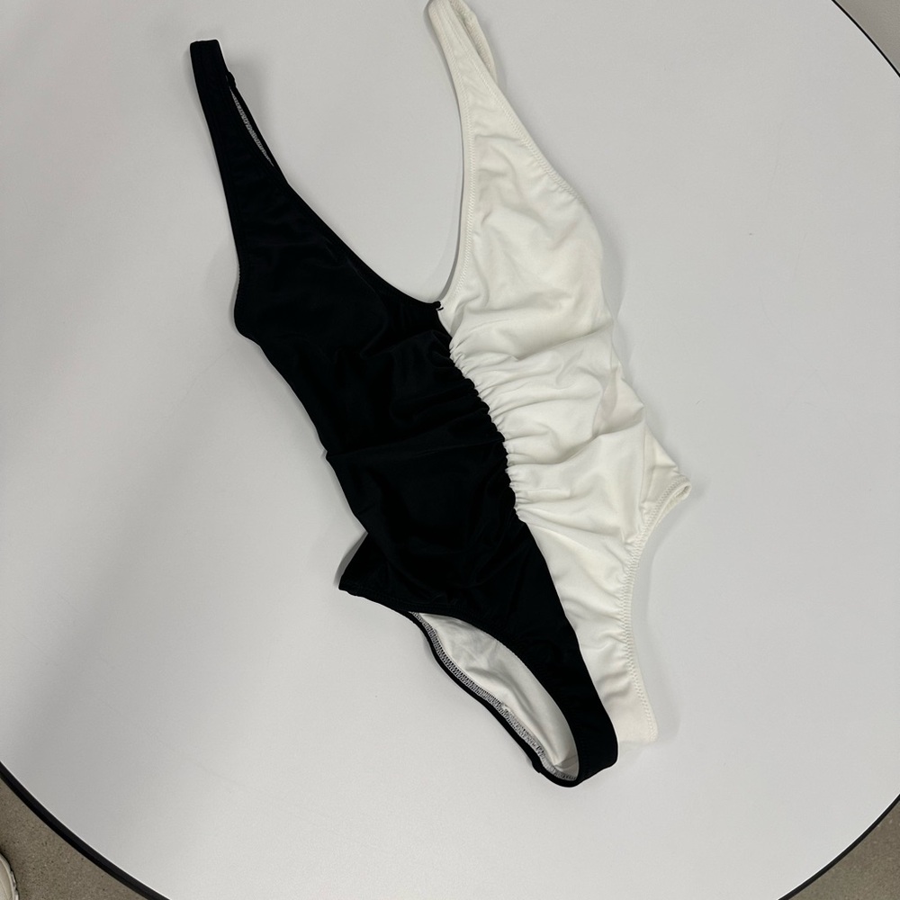 NWT Lucia One Piece Brule / Noir swimsuit